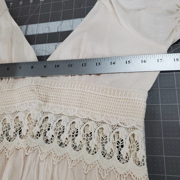 Lulus Dress Womens Size Small Cream Lace Puff Sleeve Ruffle Mini Short Woven - Picture 11 of 13